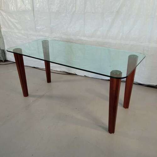 Tavolo moderno in vetro Arredamento