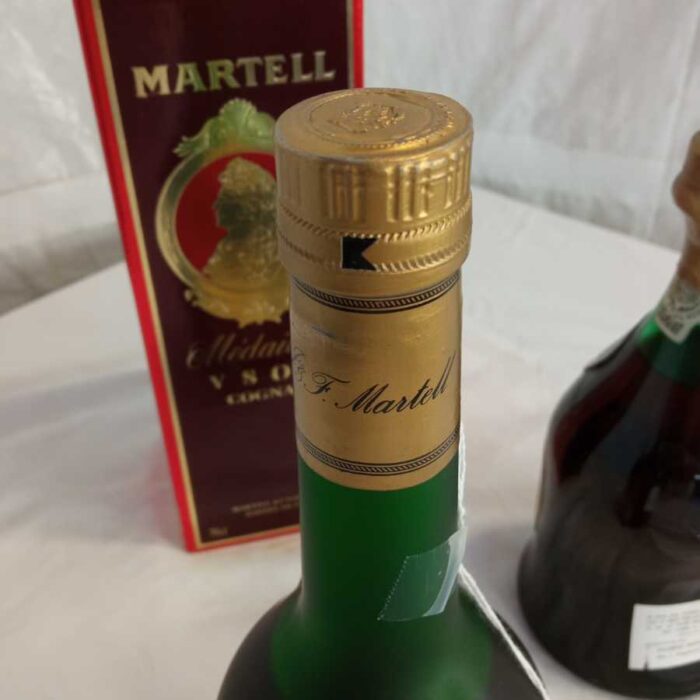 Bottiglie cognac e porto Negozio Milano