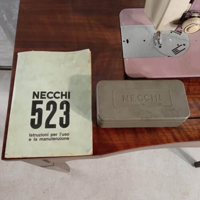 Macchina da cucire Necchi Type 523 Arredamento