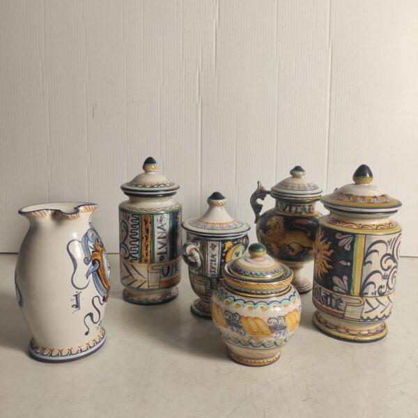 Gruppo di ceramiche Sala Castelli Oggettistica