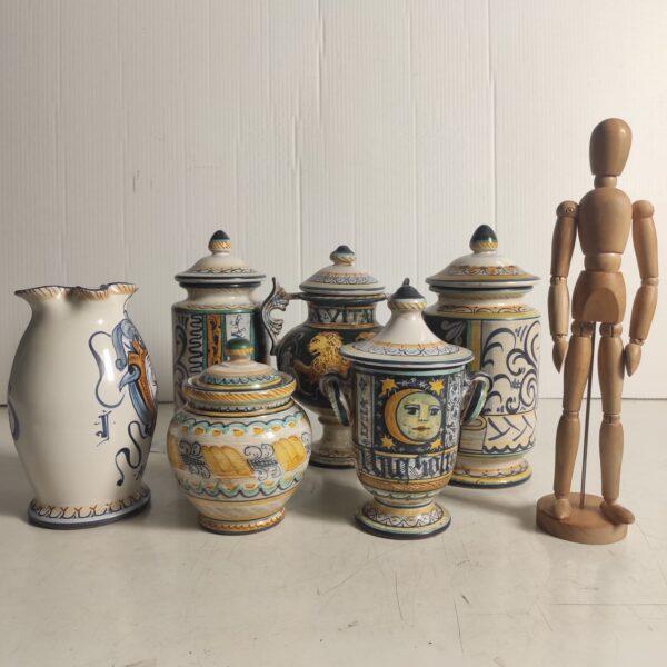 Gruppo di ceramiche Sala Castelli Oggettistica