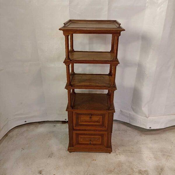 Etagere in stile di inizio 900 Arredamento