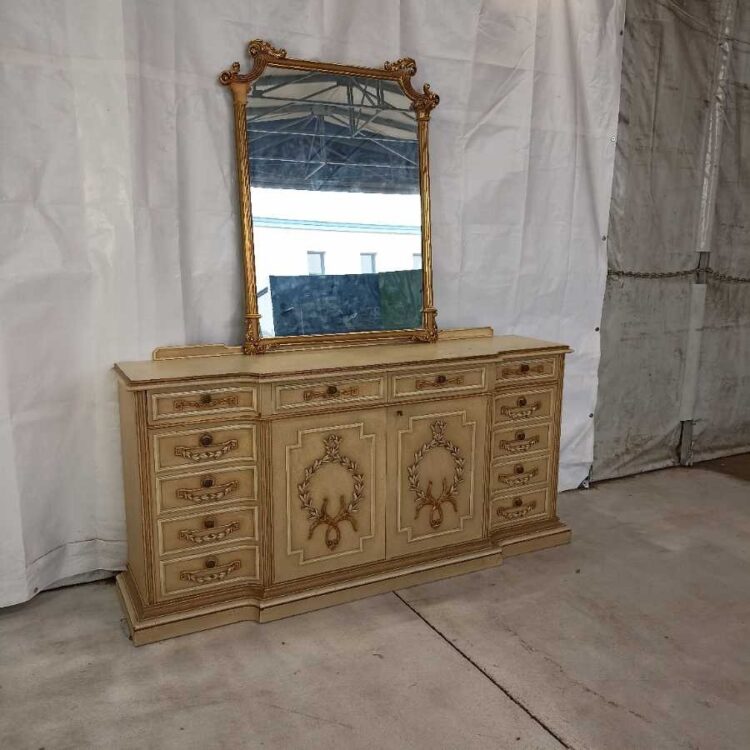 Credenza in stile Veneziano con specchio