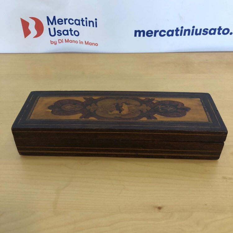 Scatola in legno con Intarsio