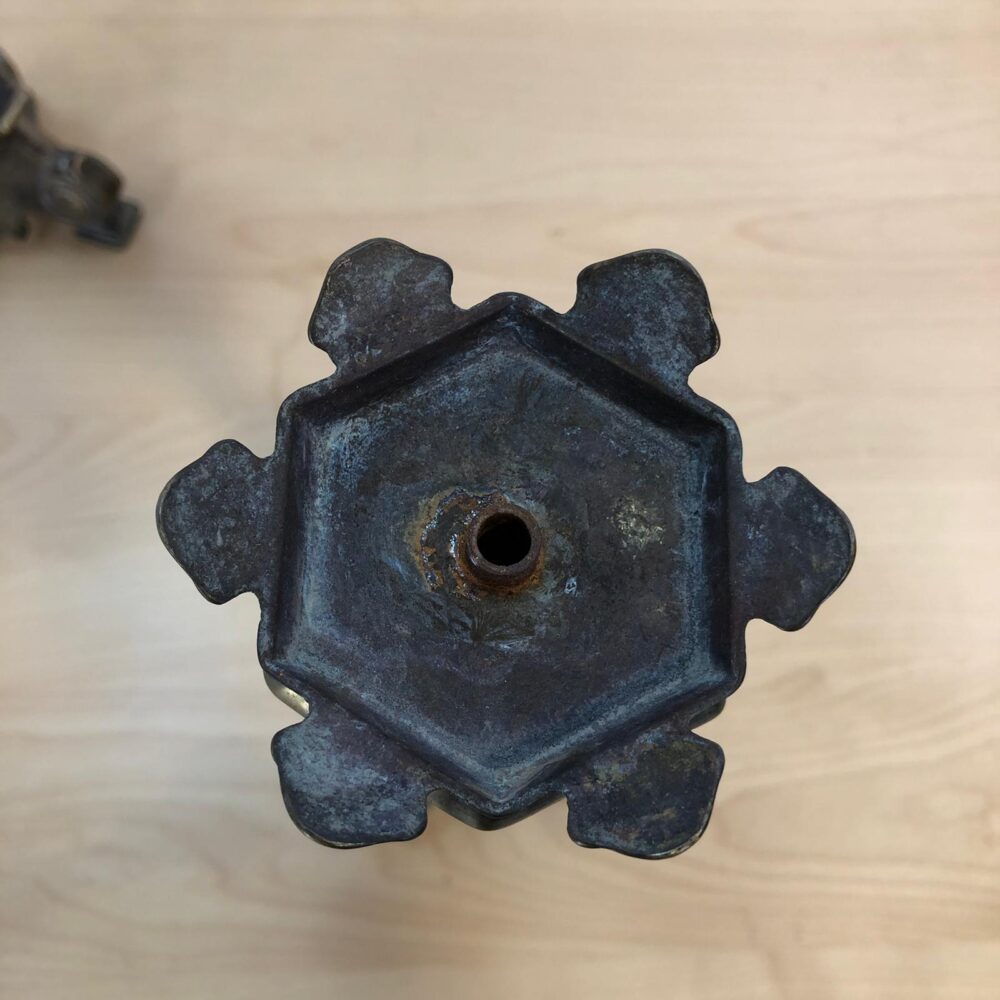 Coppia di torcieri in bronzo - immagine 3