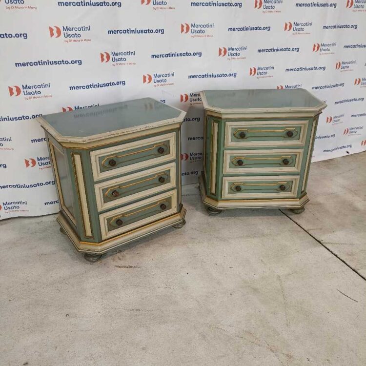Coppia di Comodini stile Veneziano