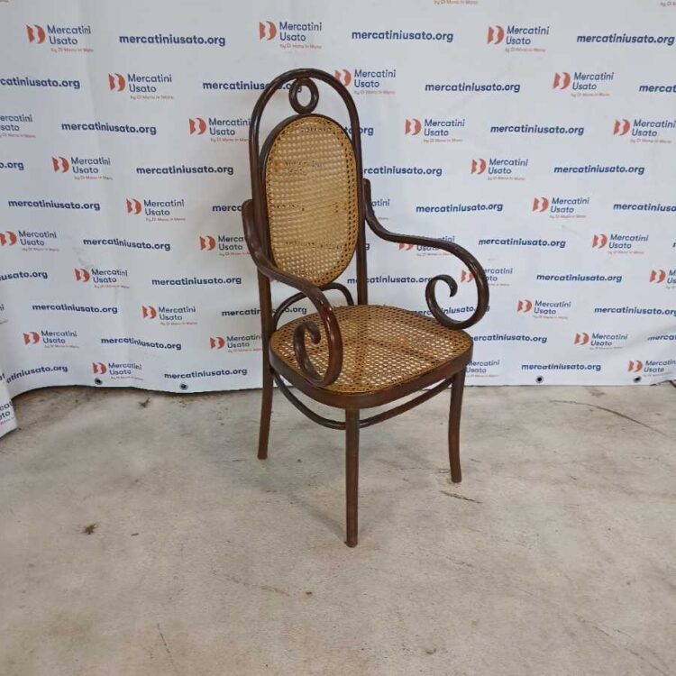 Sedia con braccioli in stile Thonet