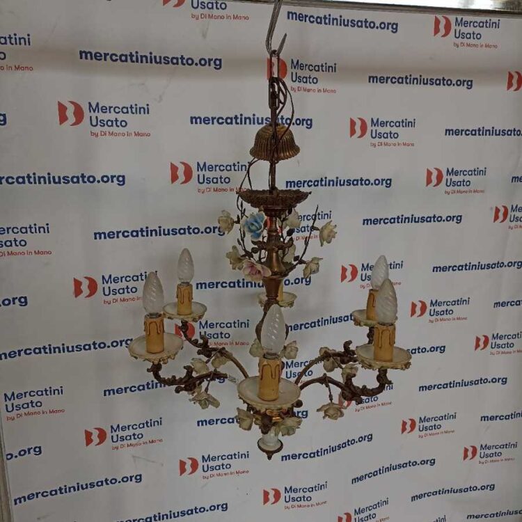 Lampadario a 6 luci stile Capodimonte