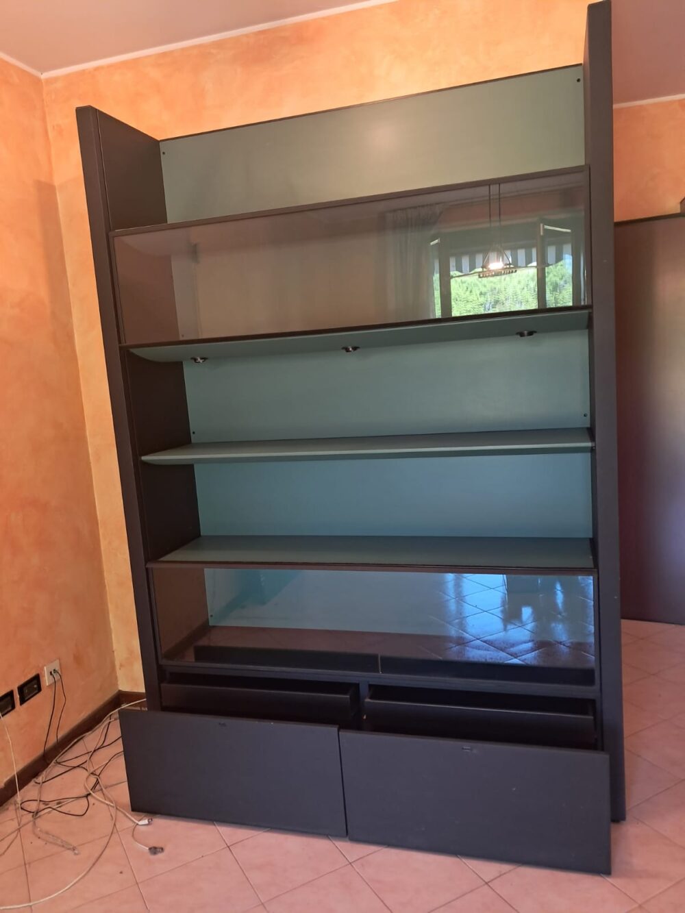 Libreria B&B Italia con ante scorrevoli