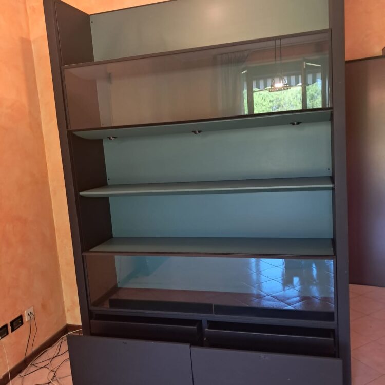 Libreria B&B Italia con ante scorrevoli