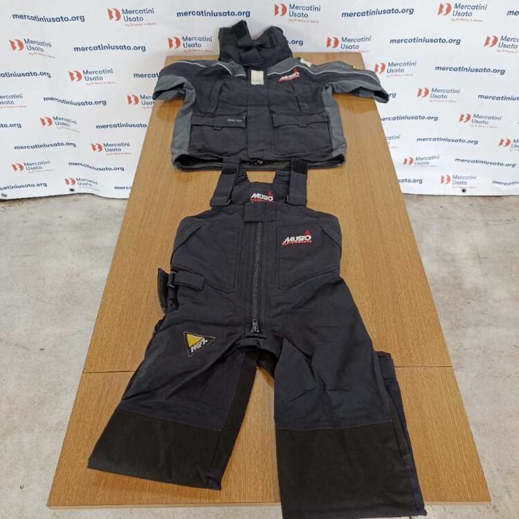 Completo Musto Performance taglia S