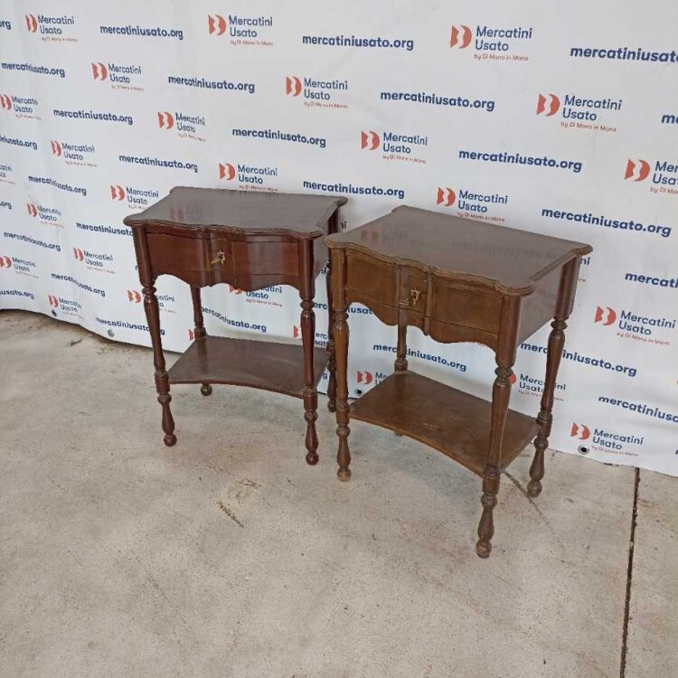 Coppia di Comodini in stile metà 900