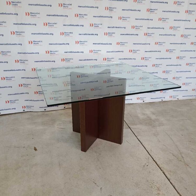 Tavolo in vetro con base in legno wengè