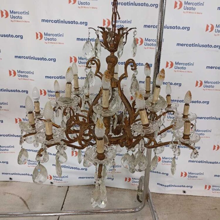 Lampadario in stile a 22 luci