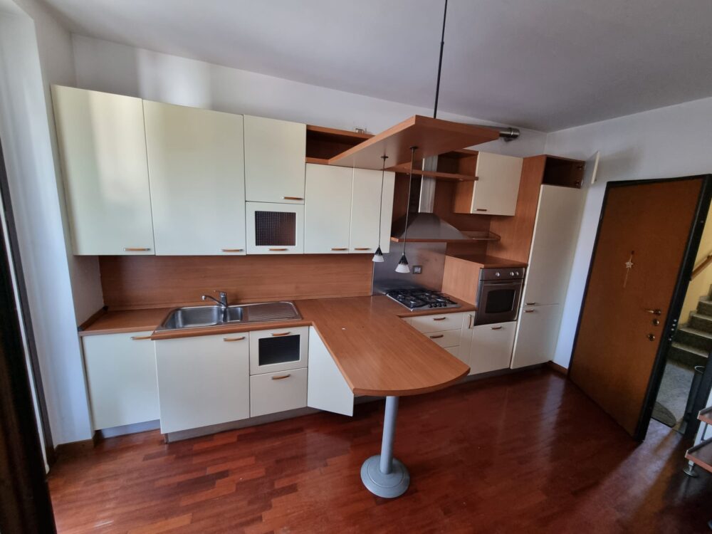 Cucina completa con penisola - immagine 2