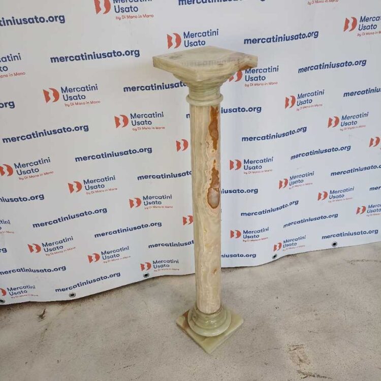 Colonna Portavasi in onice