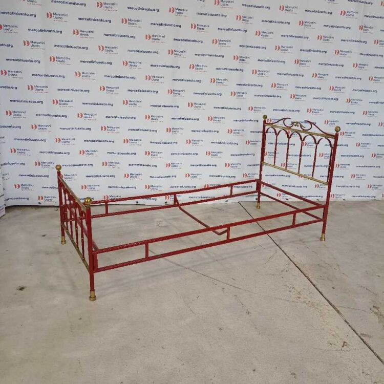 Letto singolo in ferro laccato rosso e oro