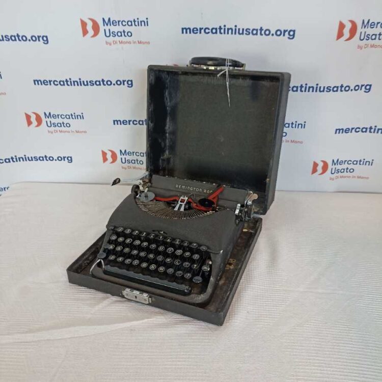 Macchina da scrivere Remington Rand non testata