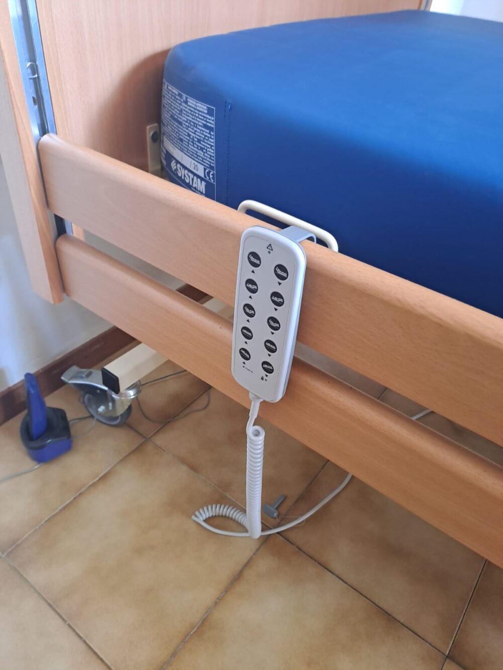 Letto ortopedico Rehabed con materasso anti decubito - immagine 3