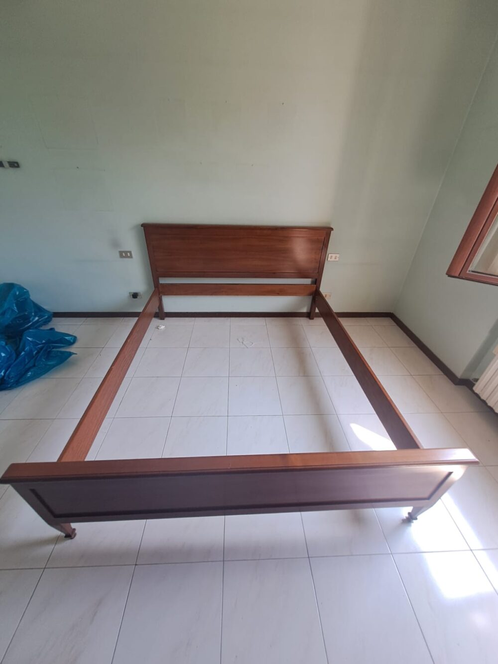 Letto matrimoniale in stile Arte Povera - immagine 2