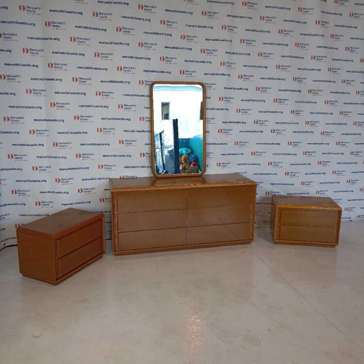 Cassettiera con Specchio e Comodini