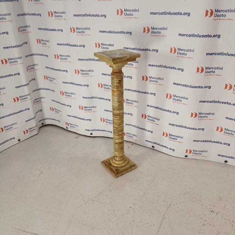Colonna Portavasi in alabastro
