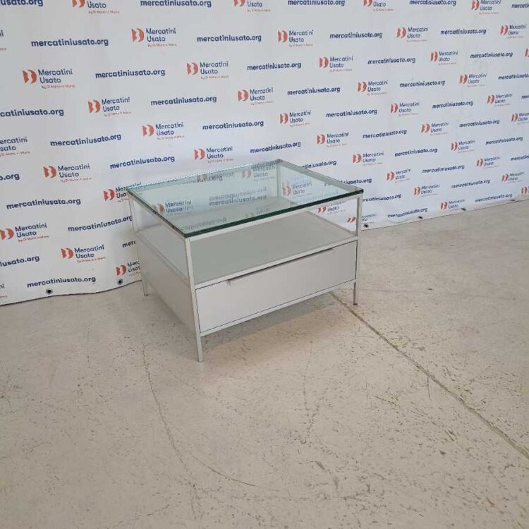 Tavolino in metallo MDF Italia