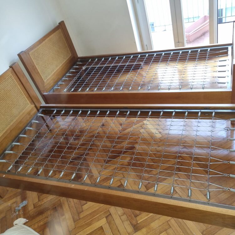 Coppia di Letti Vintage con paglia di Vienna