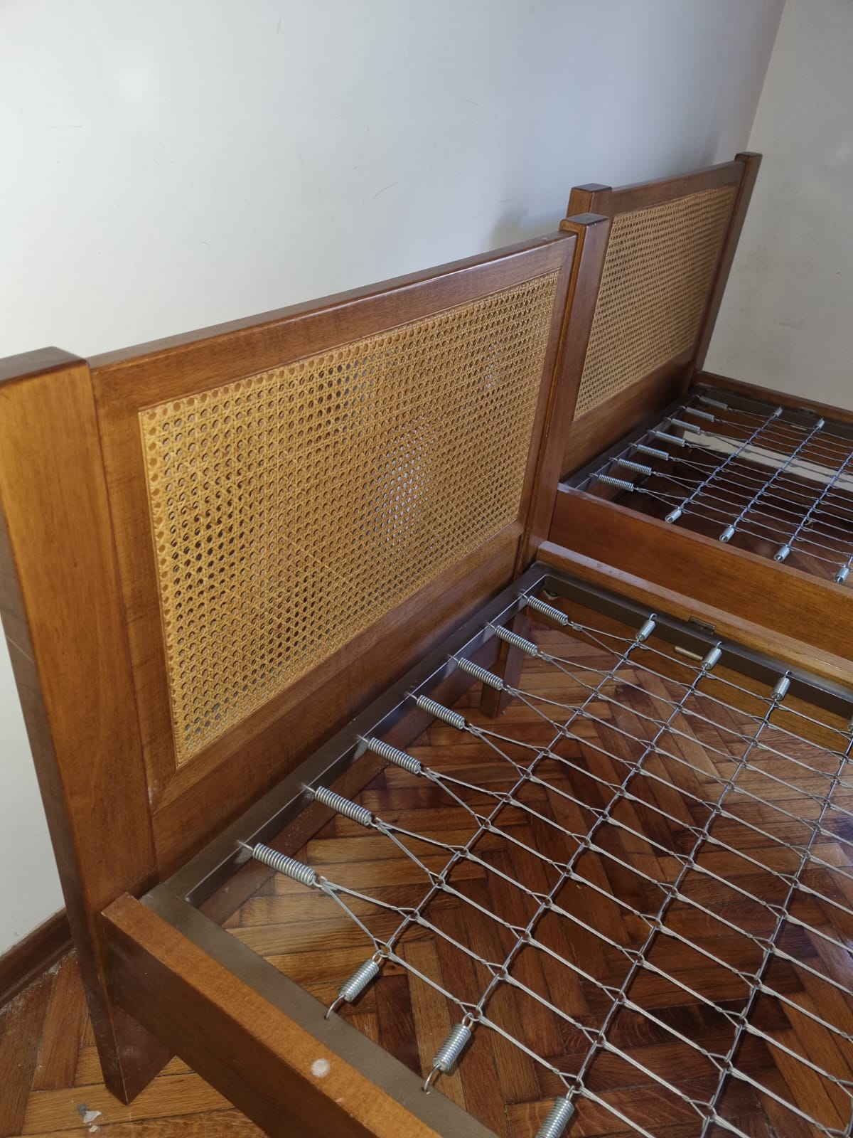 Coppia di Letti Vintage con paglia di Vienna - immagine 2