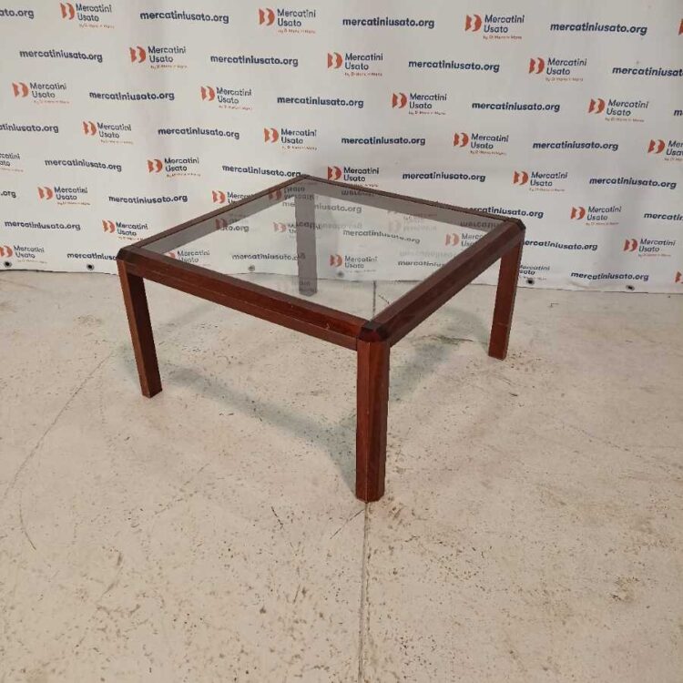 Tavolino da caffè con piano in vetro