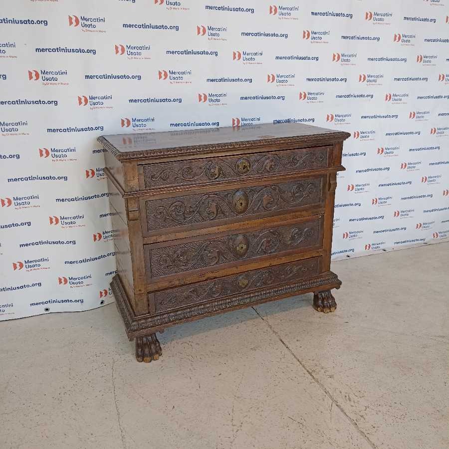 Cassettone stile Neorinascimento in Noce