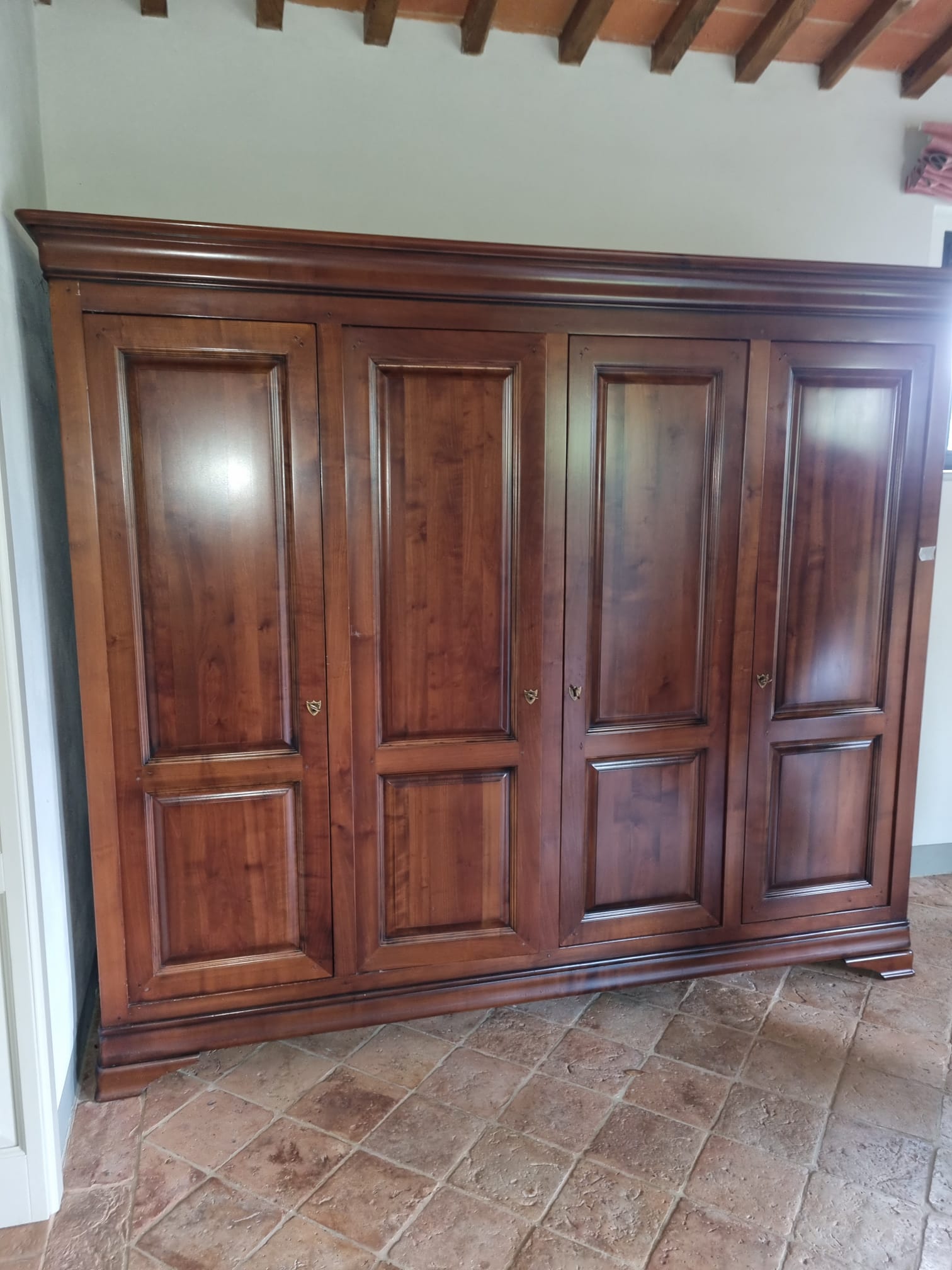 Armadio 4 ante in legno massello