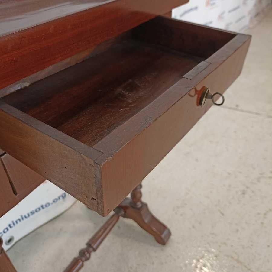 Tavolino da lavoro in stile - immagine 4