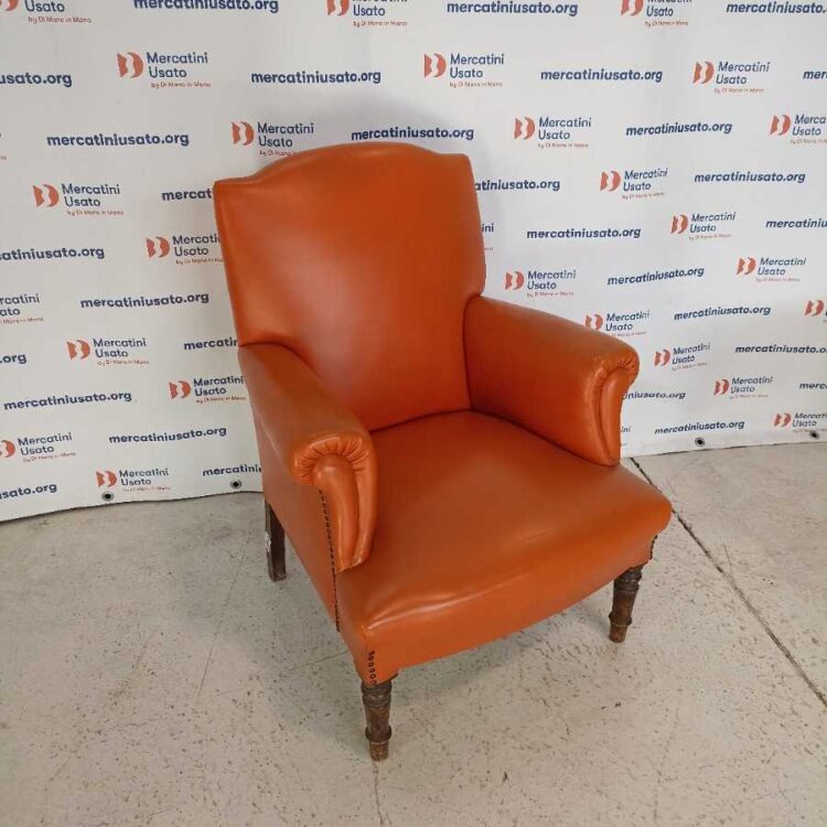 Poltrona in similpelle arancione in stile