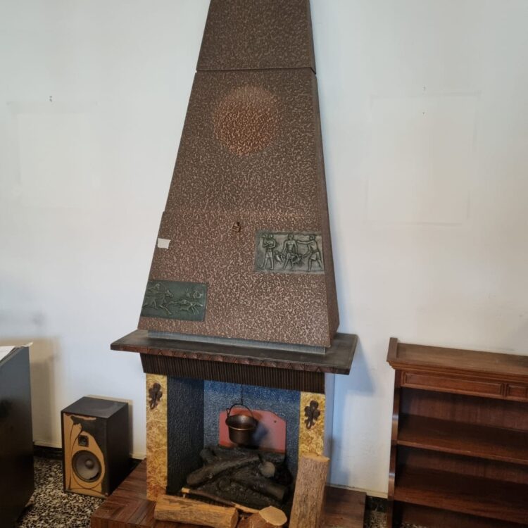 Mobile Bar Vintage anni 70 a Caminetto