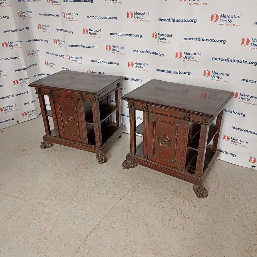 Coppia di Comodini Neorinascimento prima metà 900