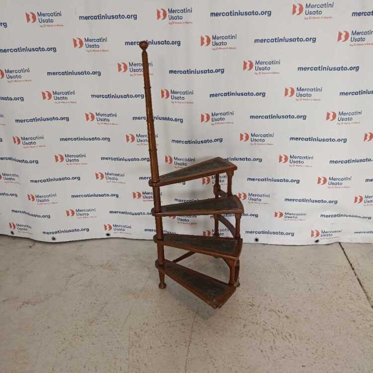 Scaletta da Biblioteca stile Inglese