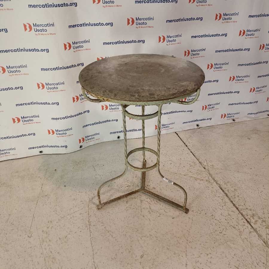 Tavolo tondo in ferro da esterno