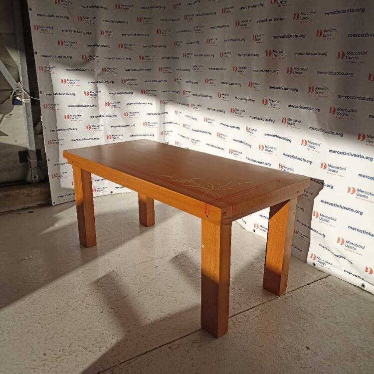 Tavolo da Pranzo con decoro