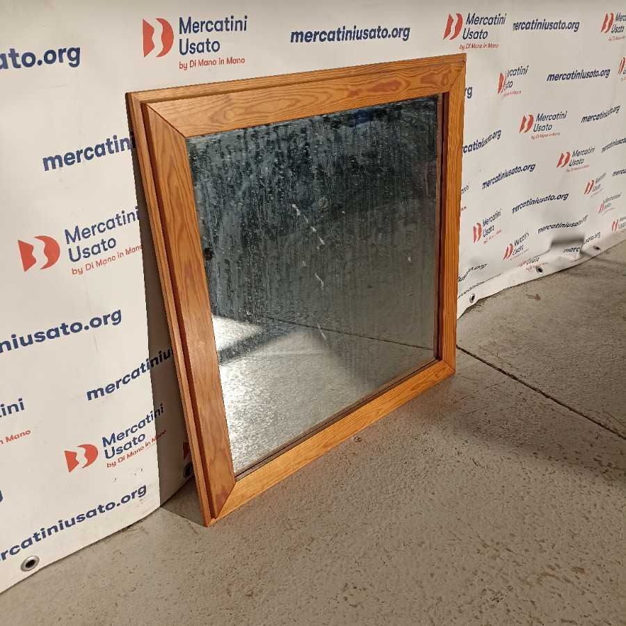 Specchio da parete in legno