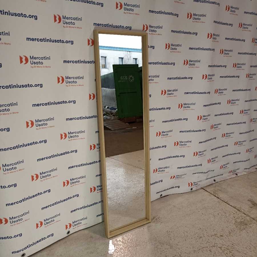 Specchio da parete verticale