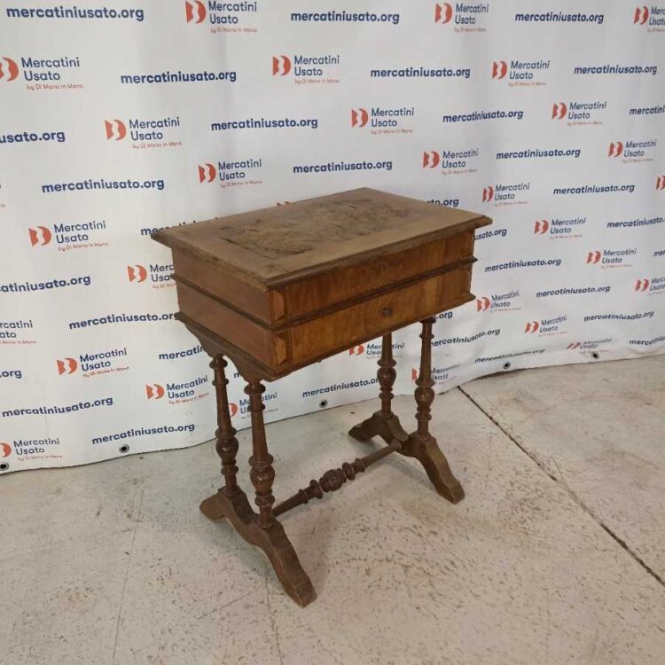 Tavolino da Lavoro prima metà 900