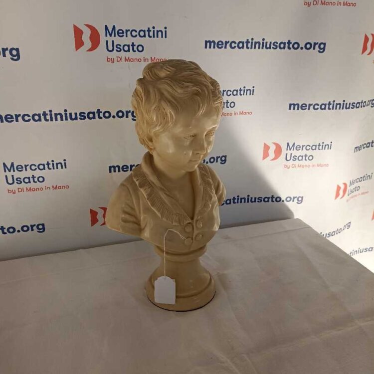 Busto di Fanciullo in Resina