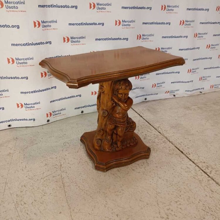 Tavolino con putto in stile