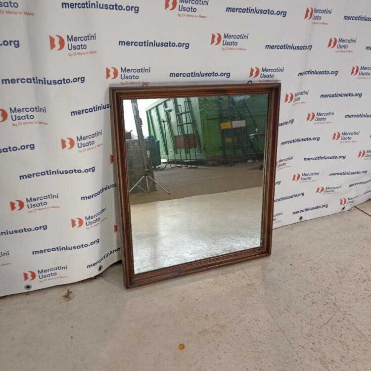 Specchio con cornice in legno
