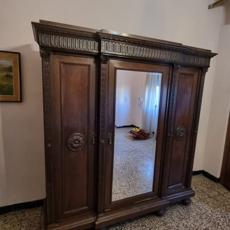 Armadio Neorinascimento a 3 ante con specchio