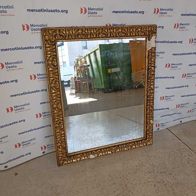 Grande Specchio dorato e intagliato