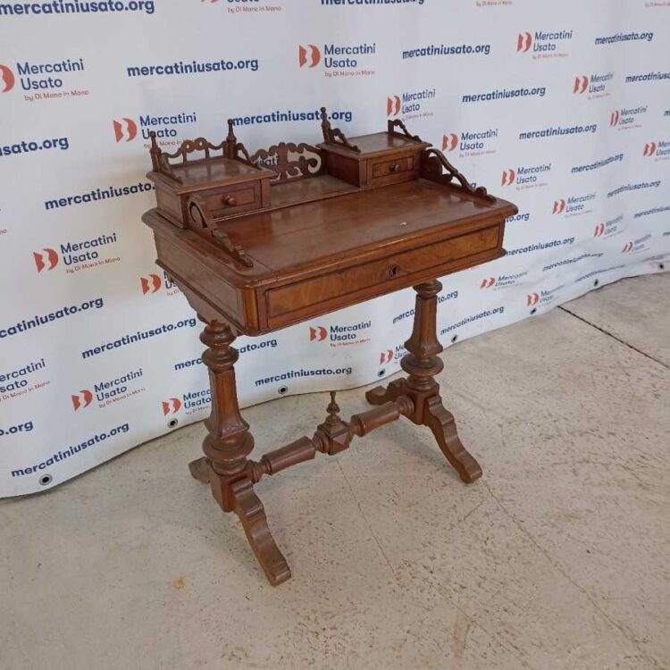 Scrittoio in Noce di metà 800