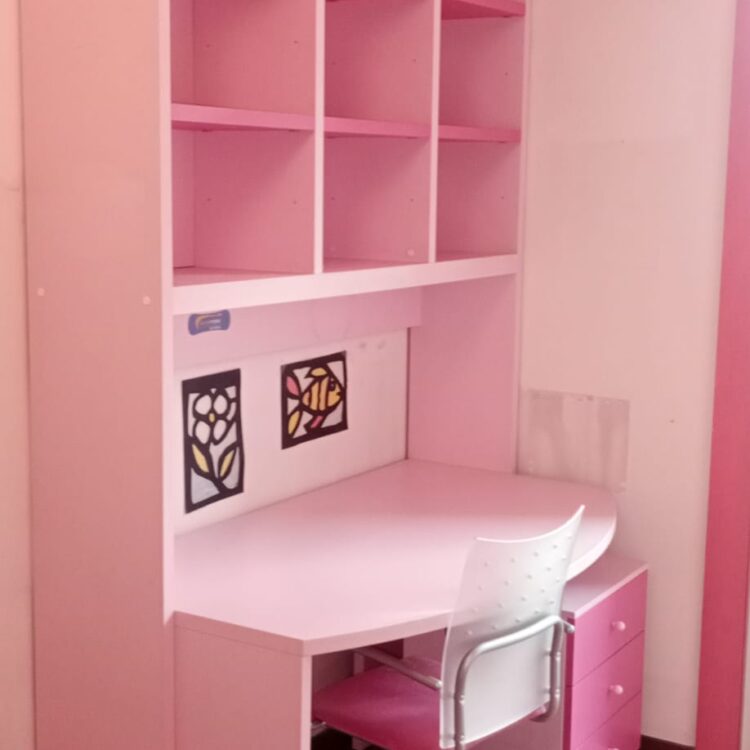 Libreria con Scrivania Rosa