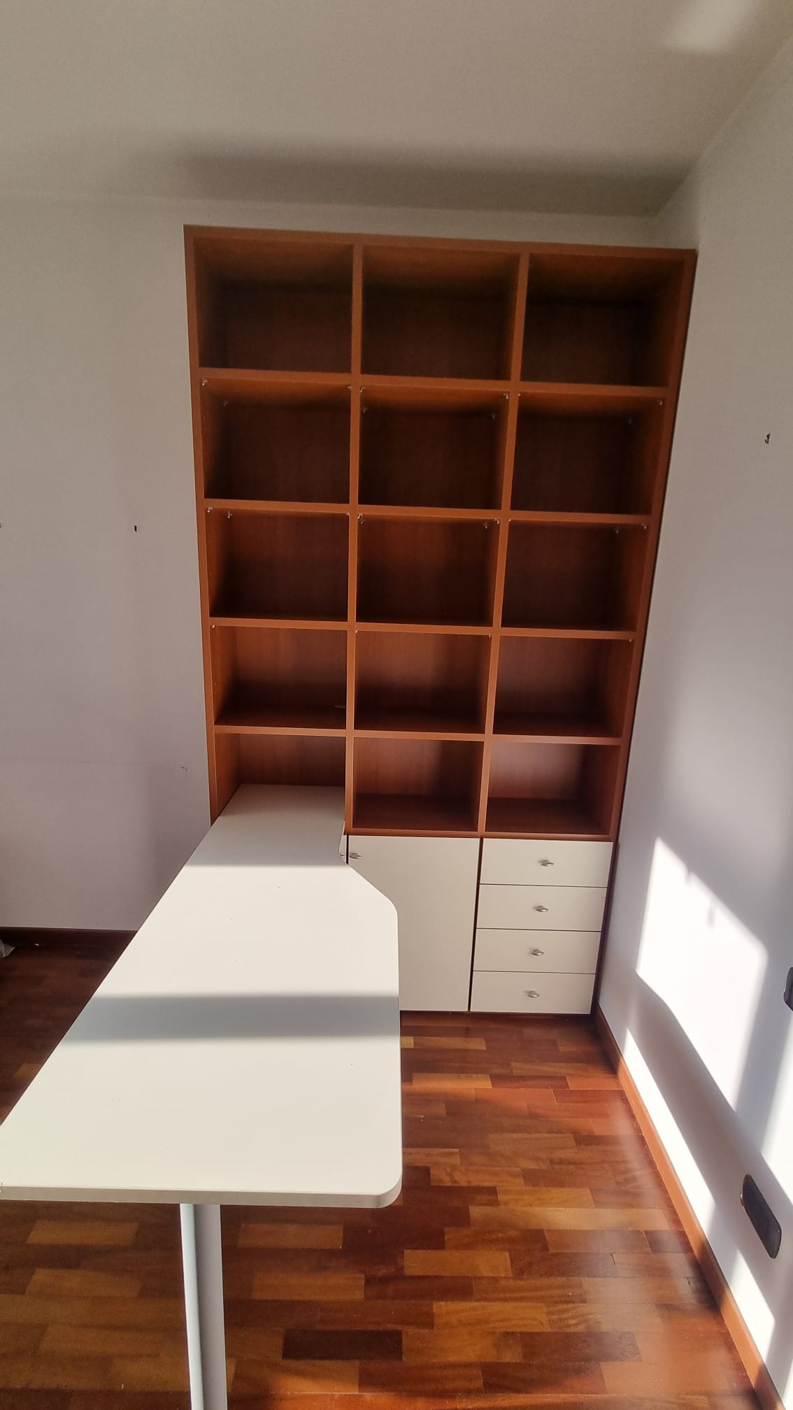 Libreria con Scrivania e cassetti